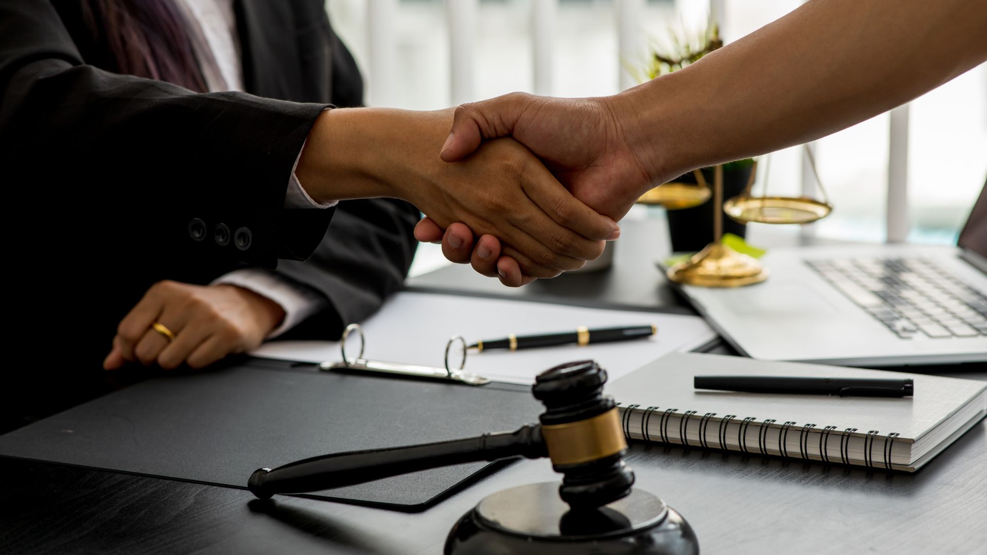 How a Phoenix Criminal Defense Lawyer Protects Your Rights